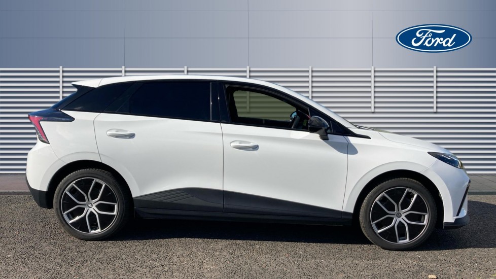 MG MG4 180kW Trophy EV Extended Range 77kWh 5dr Auto Electric Hatchback - Image 5