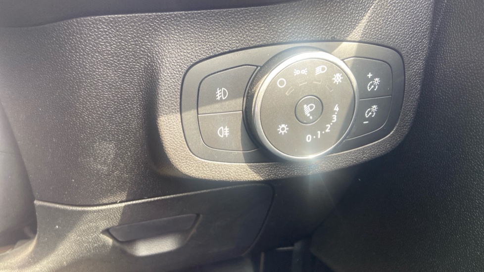 Ford Fiesta 1.0 EcoBoost Zetec 5dr Petrol Hatchback - Image 23