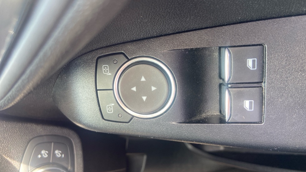 Ford Fiesta 1.0 EcoBoost Zetec 5dr Petrol Hatchback - Image 25