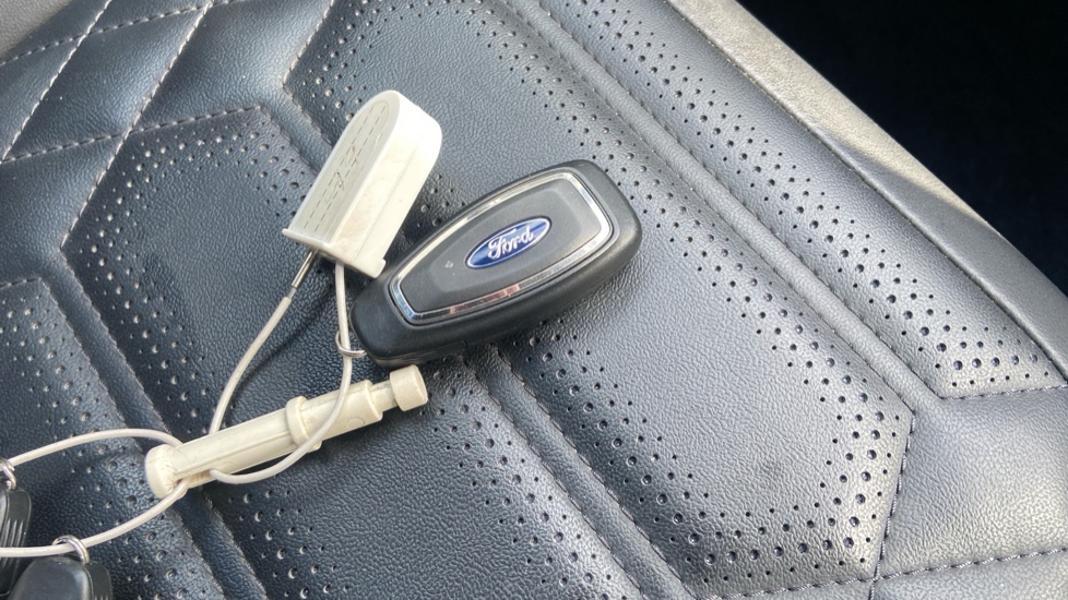 Ford Puma 1.0 EcoBoost Hybrid mHEV 155 ST-Line Vignale 5dr Petrol Hatchback - Image 19