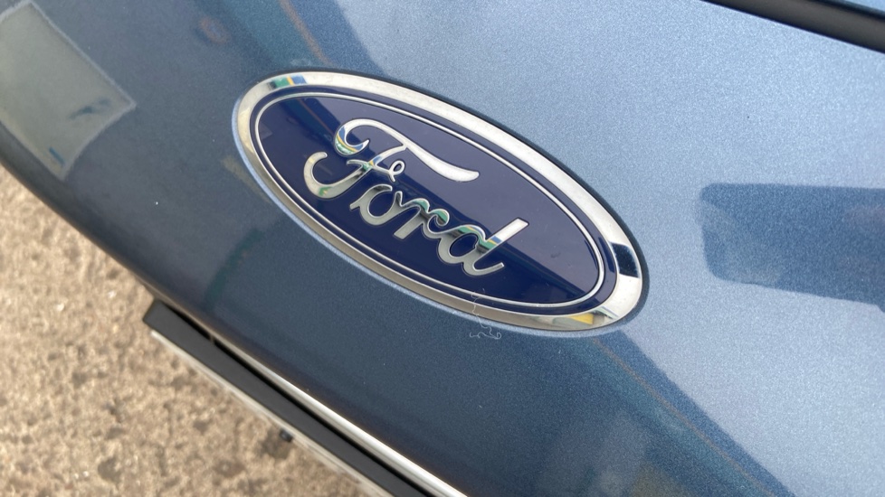 Ford Kuga 1.5 EcoBoost 150 Titanium Edition 5dr Petrol Estate - Image 24