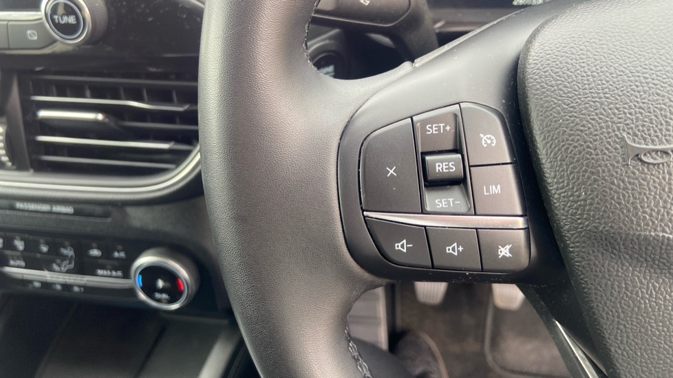 Ford Kuga 1.5 EcoBoost 150 Titanium Edition 5dr Petrol Estate - Image 33