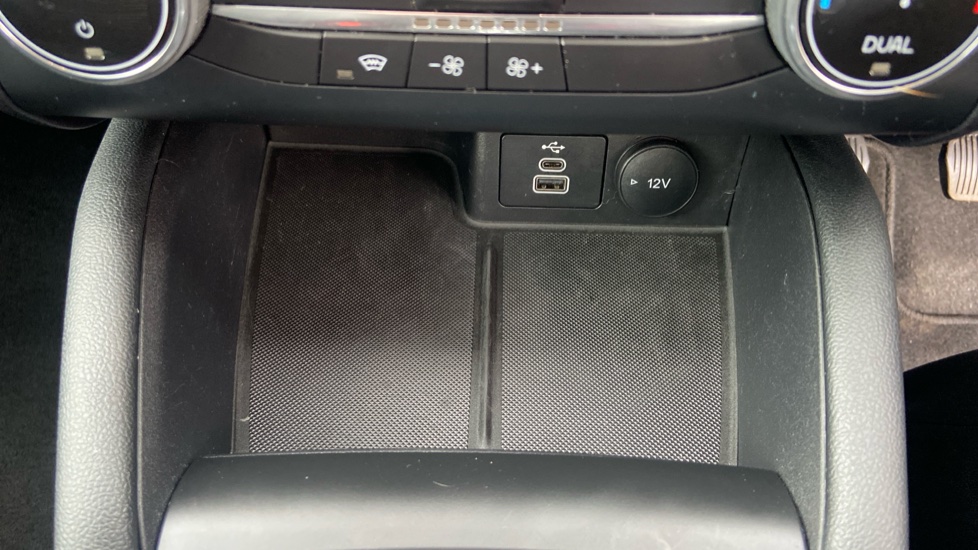 Ford Kuga 1.5 EcoBoost 150 Titanium Edition 5dr Petrol Estate - Image 36