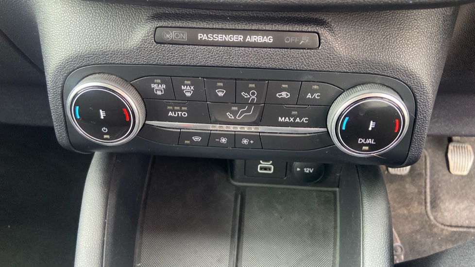 Ford Kuga 1.5 EcoBoost 150 Titanium Edition 5dr Petrol Estate - Image 37