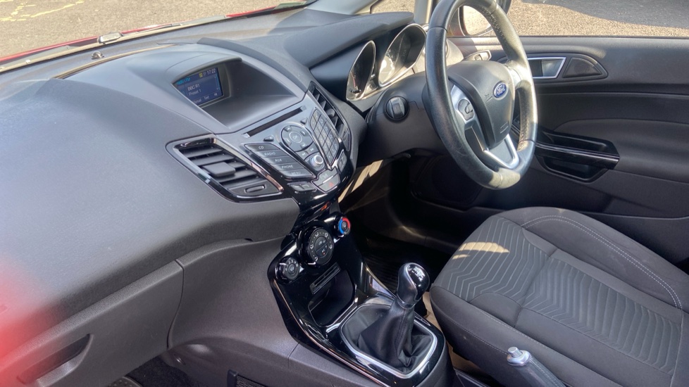 Ford Fiesta 1.25 82 Zetec 5dr Petrol Hatchback - Image 9