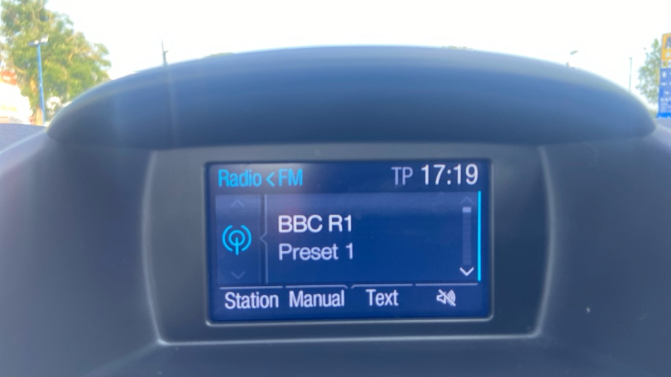 Ford Fiesta 1.25 82 Zetec 5dr Petrol Hatchback - Image 12