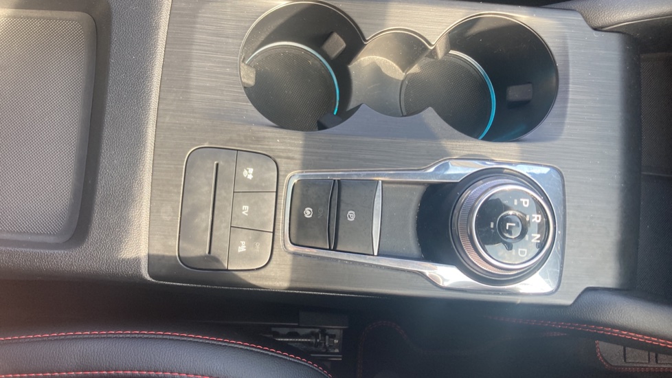Ford Kuga 2.5 PHEV ST-Line X Edition 5dr CVT Estate - Image 28