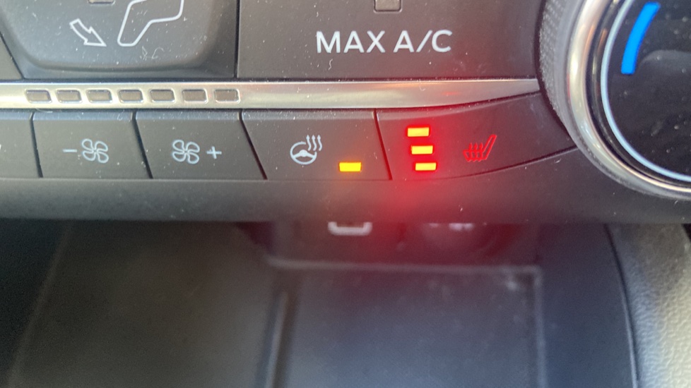 Ford Kuga 2.5 PHEV ST-Line X Edition 5dr CVT Estate - Image 35