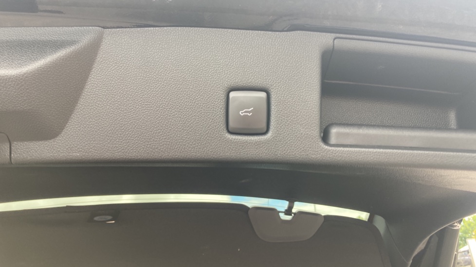 Ford Kuga 1.5 EcoBoost 150 ST-Line Edition 5dr Petrol Estate - Image 39