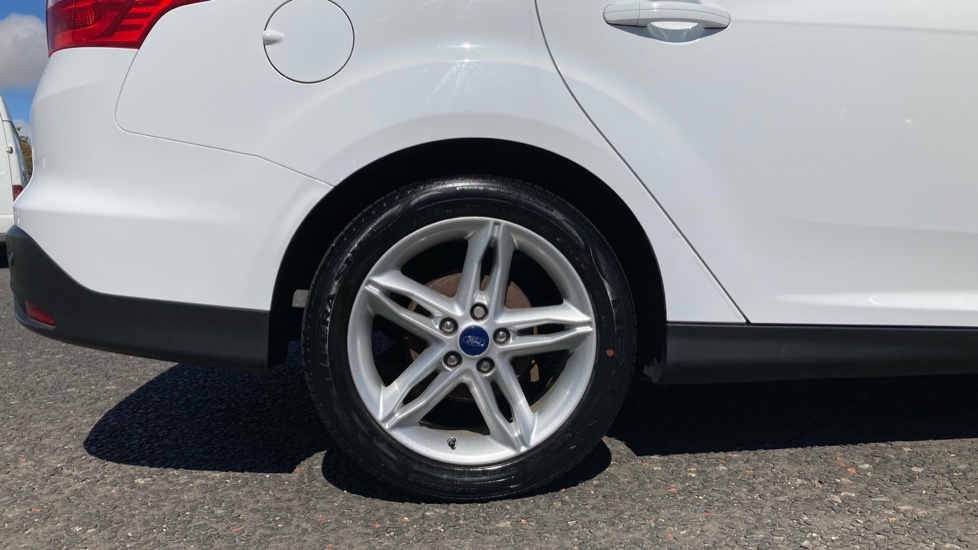 Ford Focus 1.0 EcoBoost 125 Zetec Edition 5dr Petrol Estate - Image 7