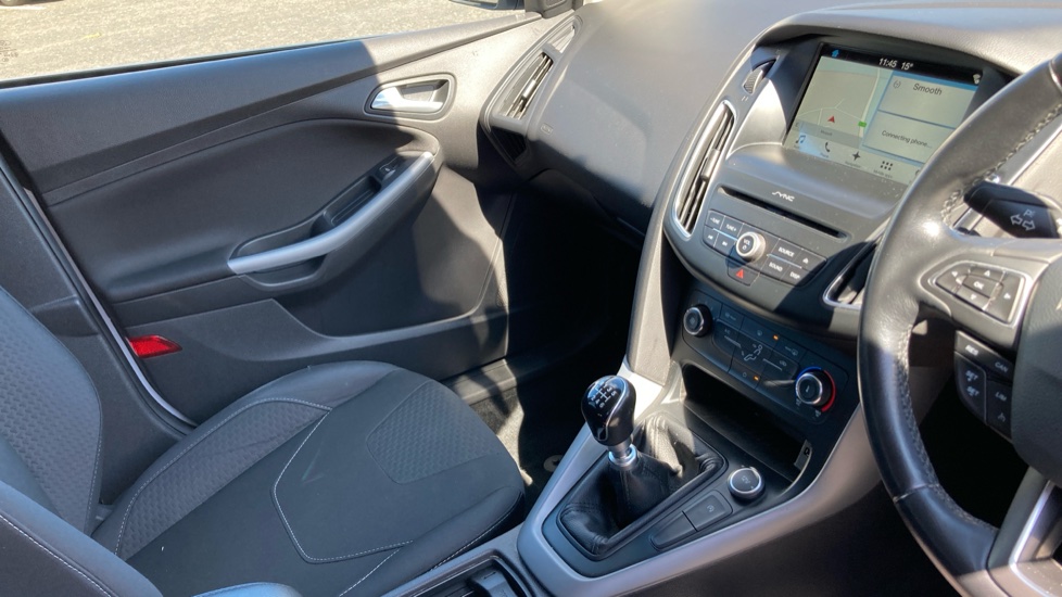 Ford Focus 1.0 EcoBoost 125 Zetec Edition 5dr Petrol Estate - Image 14