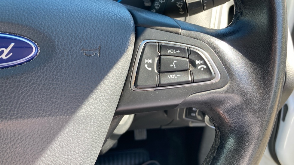 Ford Focus 1.0 EcoBoost 125 Zetec Edition 5dr Petrol Estate - Image 35