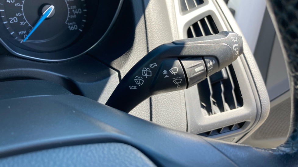 Ford Focus 1.0 EcoBoost 125 Zetec Edition 5dr Petrol Estate - Image 39