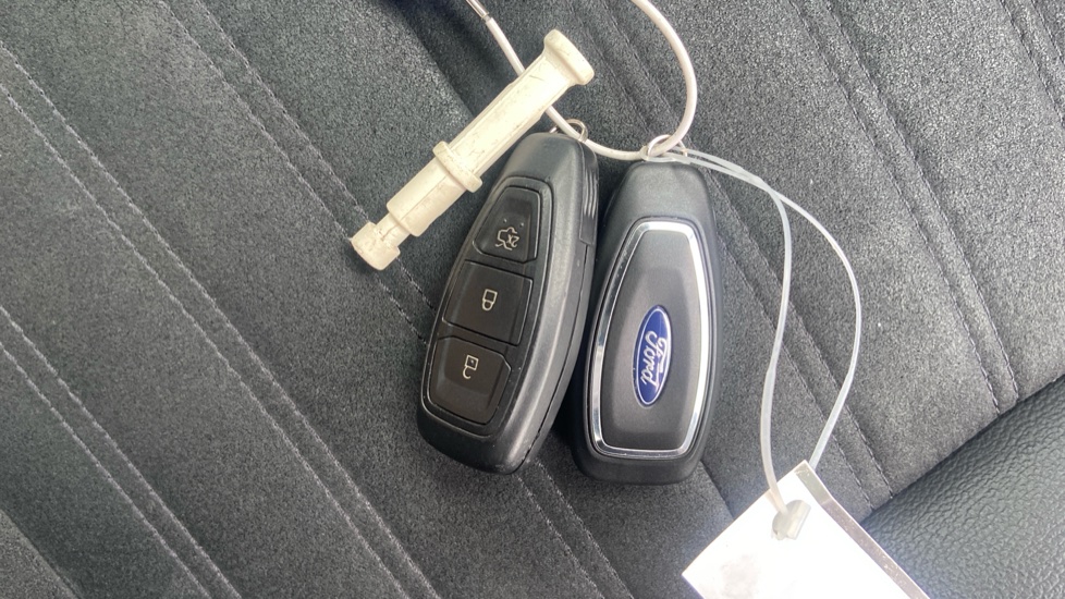 Ford Kuga 1.5 EcoBlue ST-Line Edition 5dr Diesel Estate - Image 20