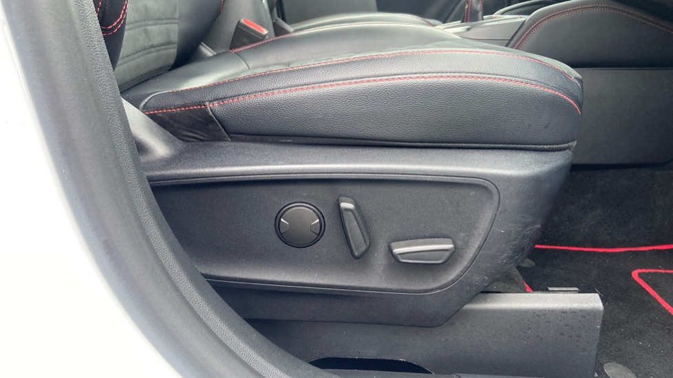 Ford Kuga 1.5 EcoBlue ST-Line Edition 5dr Diesel Estate - Image 28