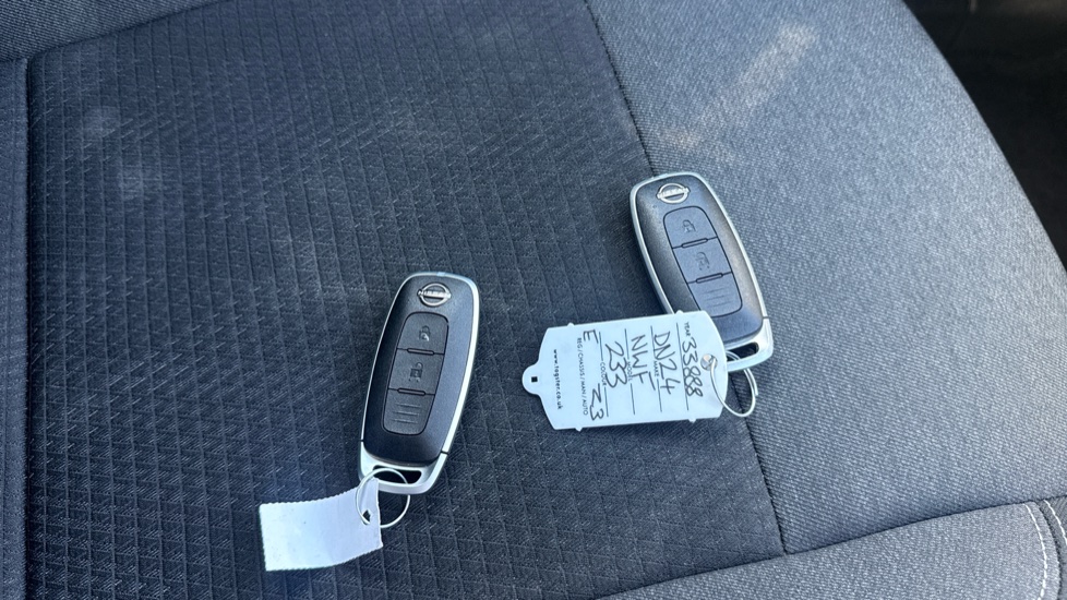 Nissan Qashqai 1.3 DiG-T MH N-Connecta 5dr Petrol Hatchback - Image 20