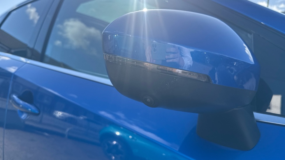 Nissan Qashqai 1.3 DiG-T MH N-Connecta 5dr Petrol Hatchback - Image 35