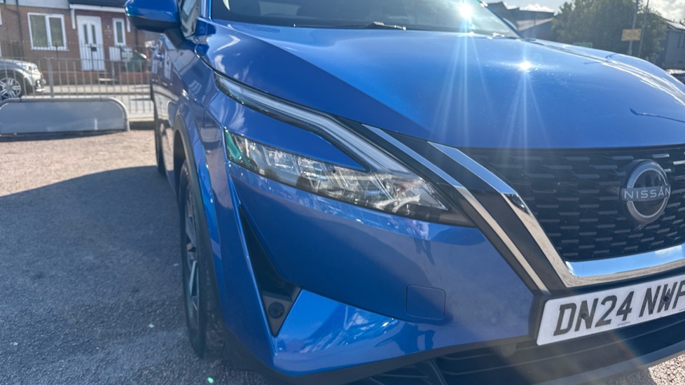 Nissan Qashqai 1.3 DiG-T MH N-Connecta 5dr Petrol Hatchback - Image 36