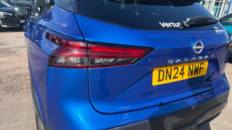 Nissan Qashqai 1.3 DiG-T MH N-Connecta 5dr Petrol Hatchback - Image 38