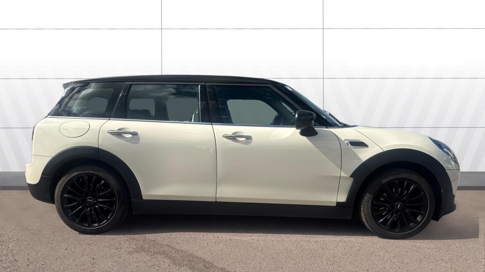 MINI Clubman 1.5 Cooper Classic 6dr Petrol Estate - Image 5