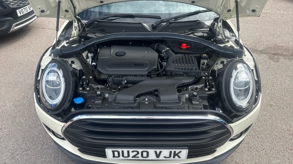 MINI Clubman 1.5 Cooper Classic 6dr Petrol Estate - Image 8