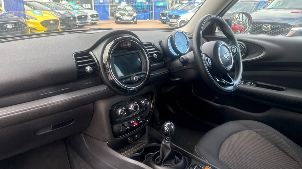 MINI Clubman 1.5 Cooper Classic 6dr Petrol Estate - Image 9