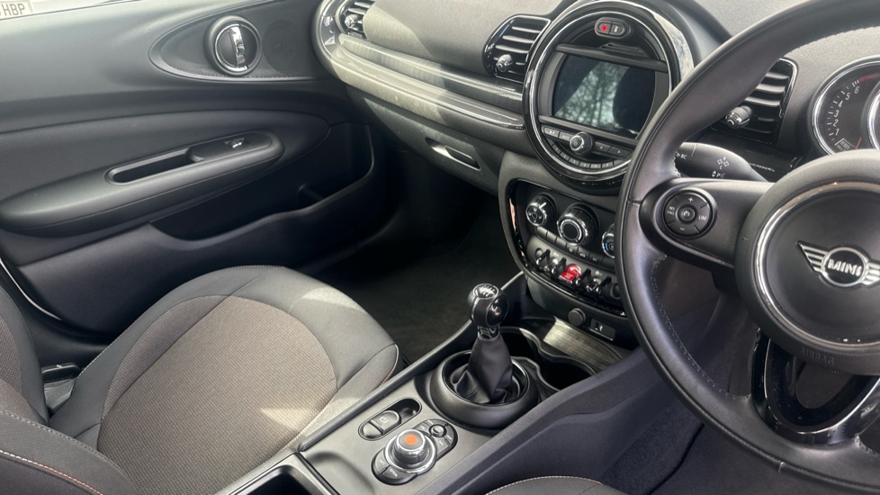 MINI Clubman 1.5 Cooper Classic 6dr Petrol Estate - Image 14