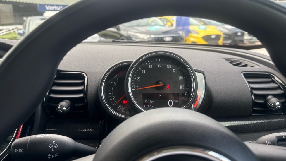 MINI Clubman 1.5 Cooper Classic 6dr Petrol Estate - Image 18