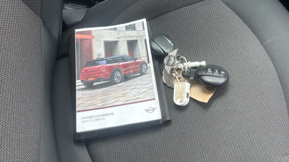 MINI Clubman 1.5 Cooper Classic 6dr Petrol Estate - Image 19