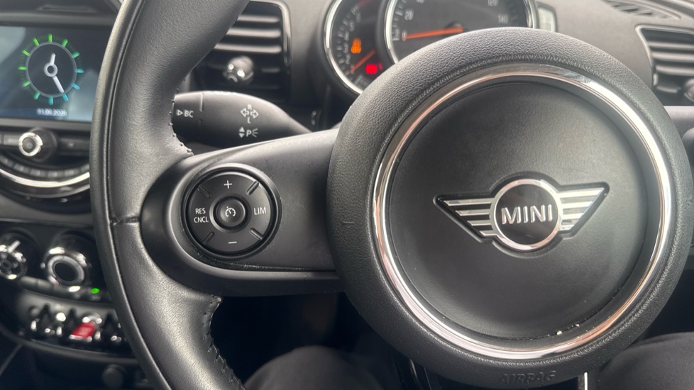 MINI Clubman 1.5 Cooper Classic 6dr Petrol Estate - Image 26