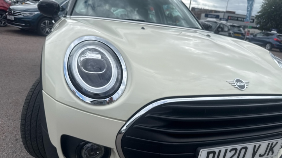MINI Clubman 1.5 Cooper Classic 6dr Petrol Estate - Image 32