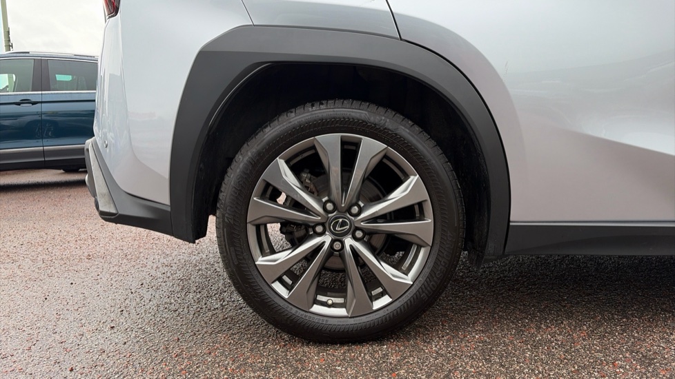 Lexus UX 250h 2.0 F-Sport Design 5dr CVT Hybrid Hatchback - Image 7