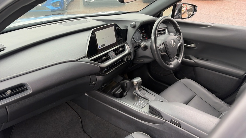 Lexus UX 250h 2.0 F-Sport Design 5dr CVT Hybrid Hatchback - Image 9