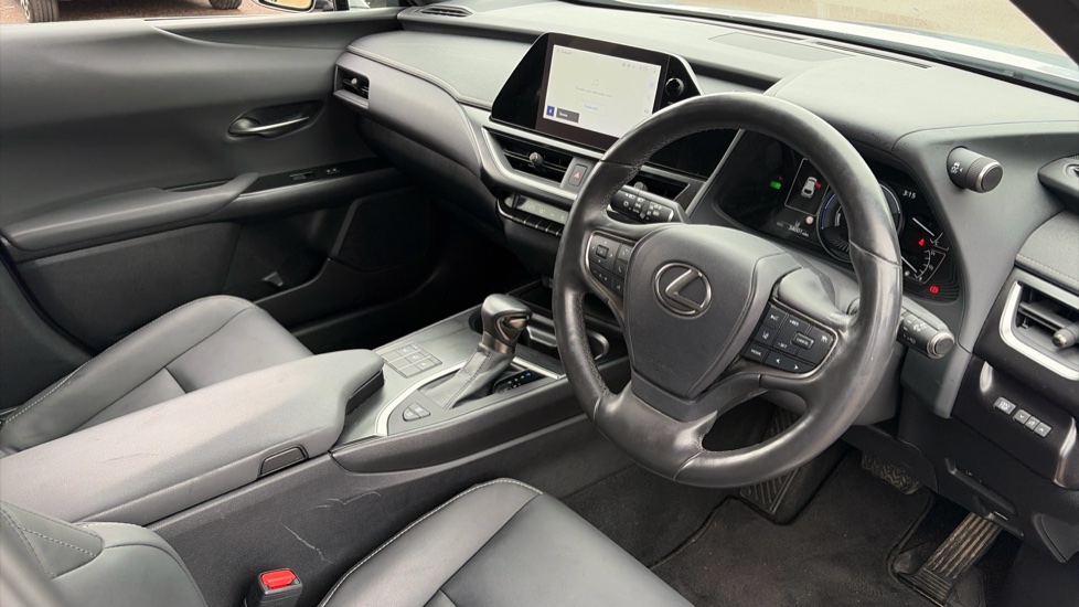 Lexus UX 250h 2.0 F-Sport Design 5dr CVT Hybrid Hatchback - Image 11