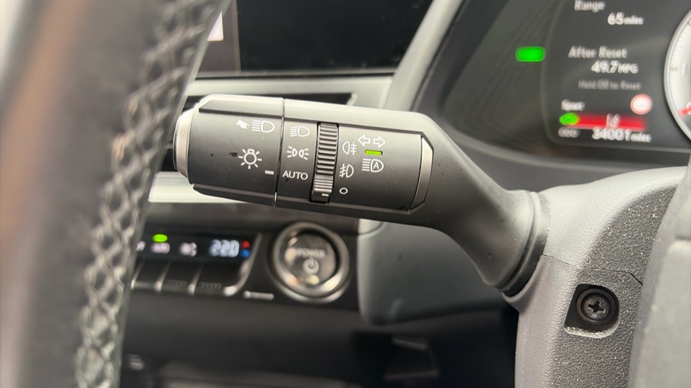 Lexus UX 250h 2.0 F-Sport Design 5dr CVT Hybrid Hatchback - Image 24