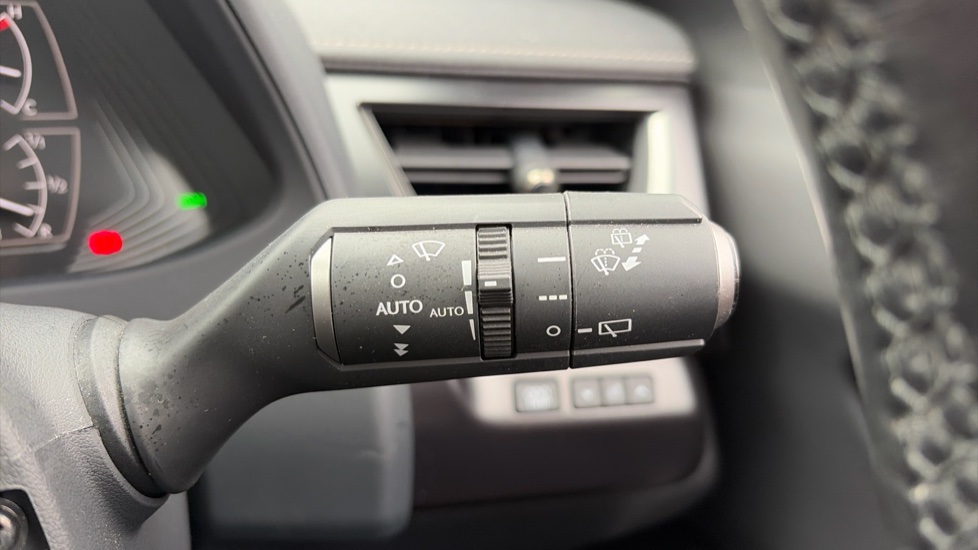 Lexus UX 250h 2.0 F-Sport Design 5dr CVT Hybrid Hatchback - Image 25