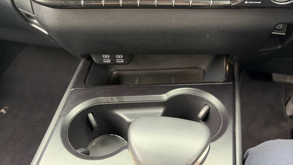 Lexus UX 250h 2.0 F-Sport Design 5dr CVT Hybrid Hatchback - Image 27