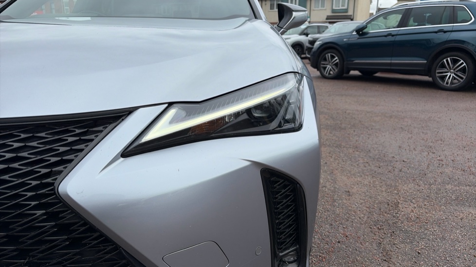 Lexus UX 250h 2.0 F-Sport Design 5dr CVT Hybrid Hatchback - Image 44