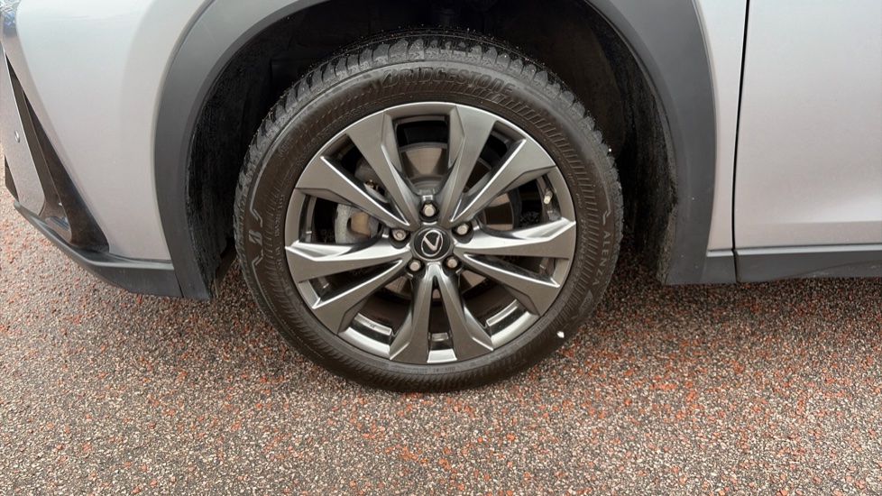 Lexus UX 250h 2.0 F-Sport Design 5dr CVT Hybrid Hatchback - Image 46