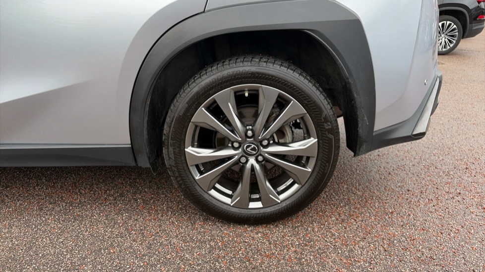 Lexus UX 250h 2.0 F-Sport Design 5dr CVT Hybrid Hatchback - Image 47