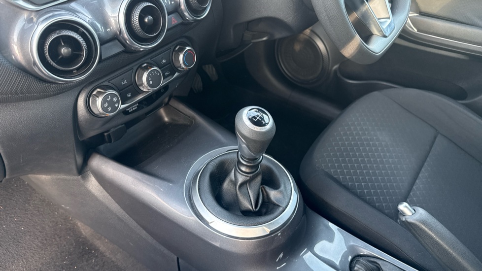 Nissan Juke 1.0 DiG-T 114 Acenta 5dr Petrol Hatchback - Image 13