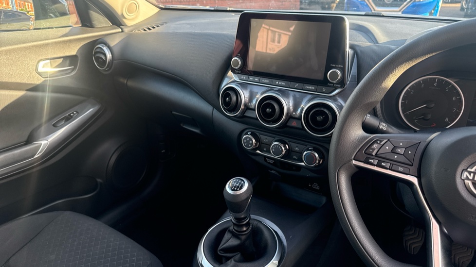 Nissan Juke 1.0 DiG-T 114 Acenta 5dr Petrol Hatchback - Image 14