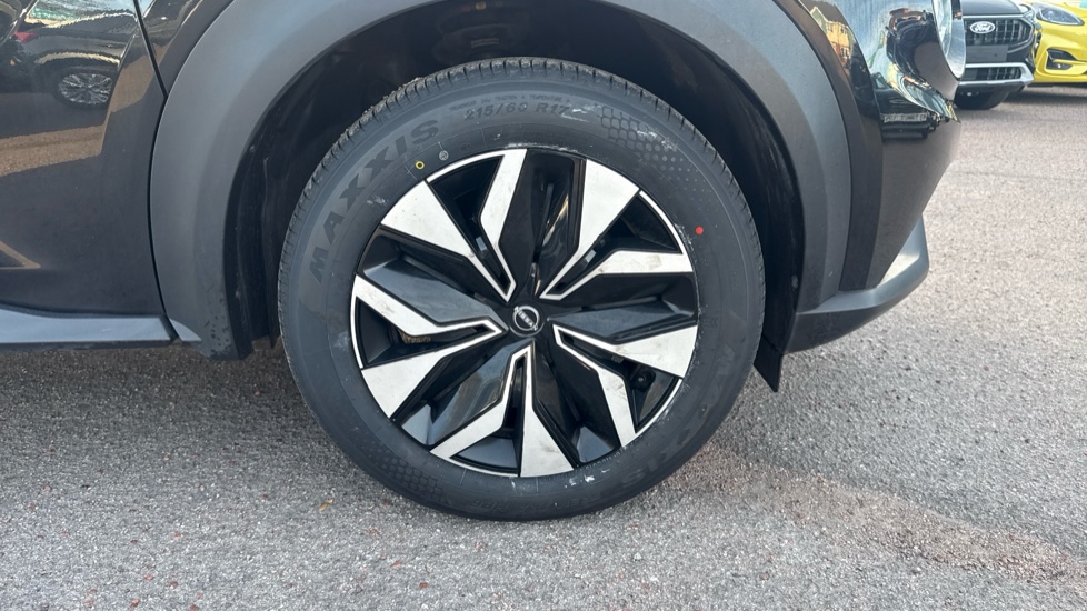 Nissan Juke 1.0 DiG-T 114 Acenta 5dr Petrol Hatchback - Image 33