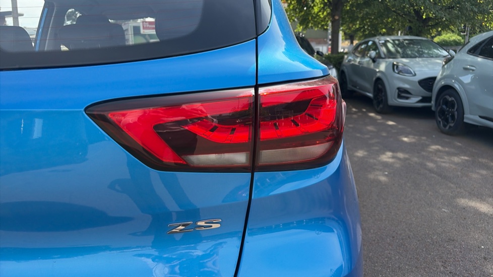 MG ZS 1.5 VTi-TECH Exclusive 5dr Petrol Hatchback - Image 37