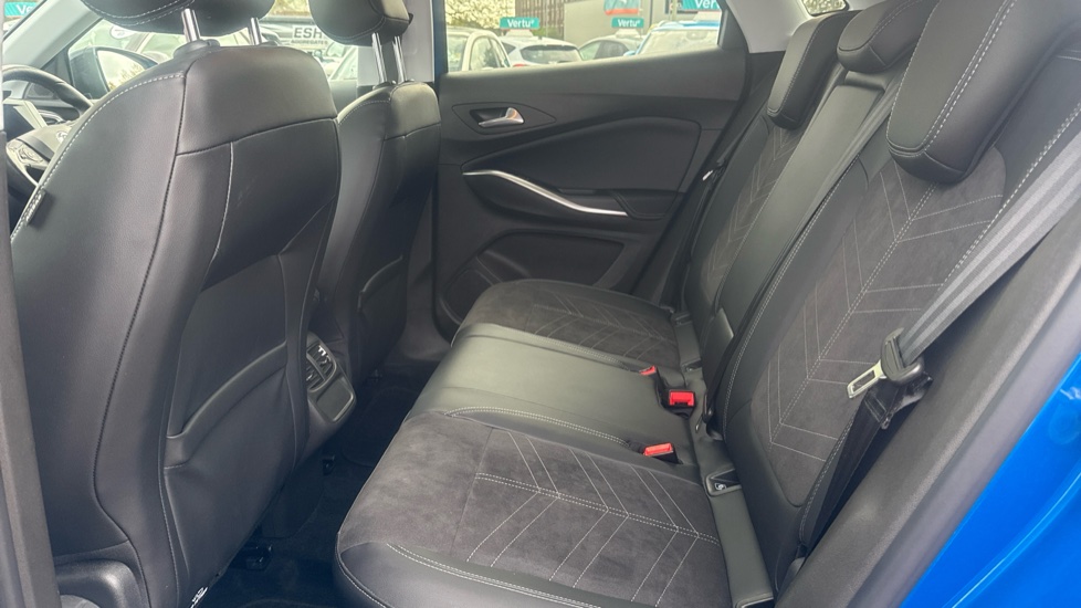 Vauxhall Grandland 1.2 Turbo Ultimate 5dr Auto Petrol Hatchback - Image 16