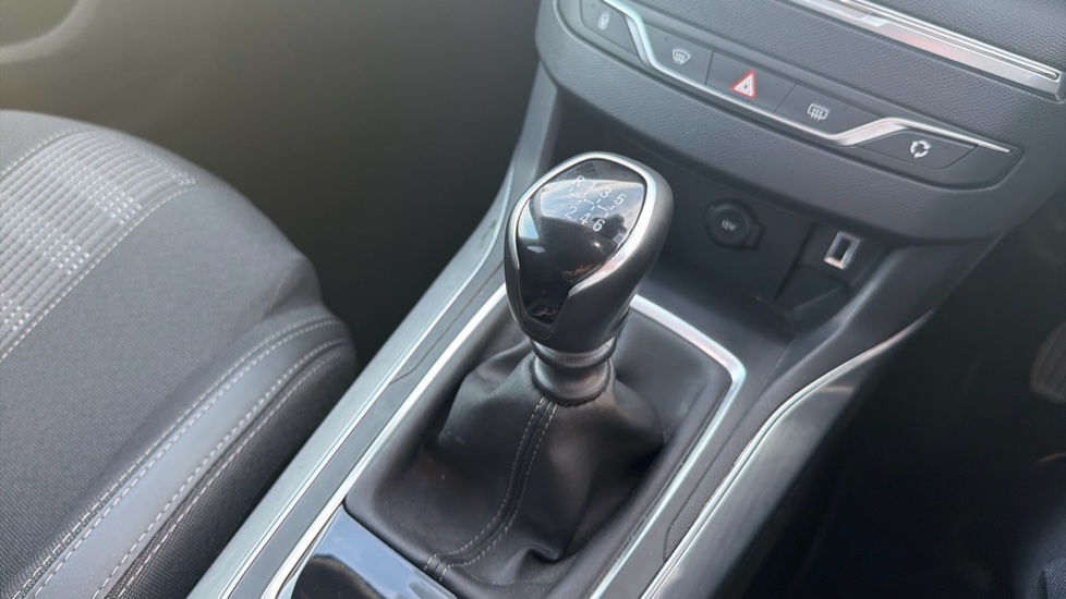 Peugeot 308 1.2 PureTech 130 Allure 5dr [Digital i-Cockpit] Petrol Estate - Image 13