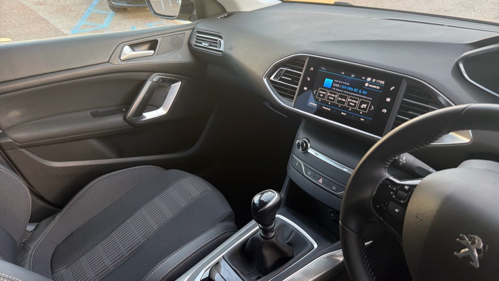 Peugeot 308 1.2 PureTech 130 Allure 5dr [Digital i-Cockpit] Petrol Estate - Image 14