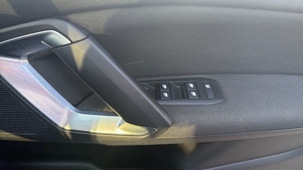Peugeot 308 1.2 PureTech 130 Allure 5dr [Digital i-Cockpit] Petrol Estate - Image 26