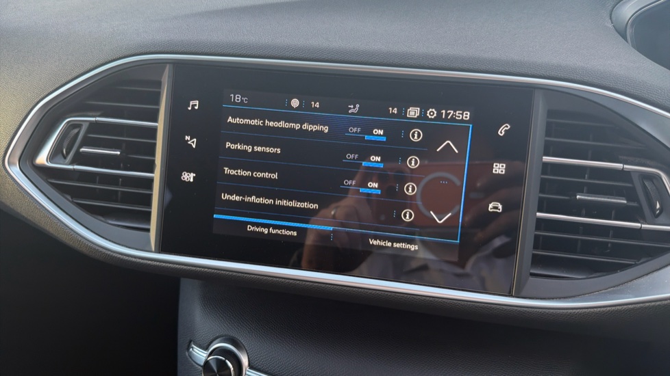 Peugeot 308 1.2 PureTech 130 Allure 5dr [Digital i-Cockpit] Petrol Estate - Image 28