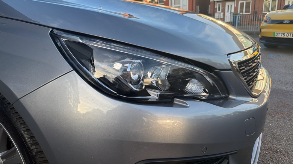 Peugeot 308 1.2 PureTech 130 Allure 5dr [Digital i-Cockpit] Petrol Estate - Image 34